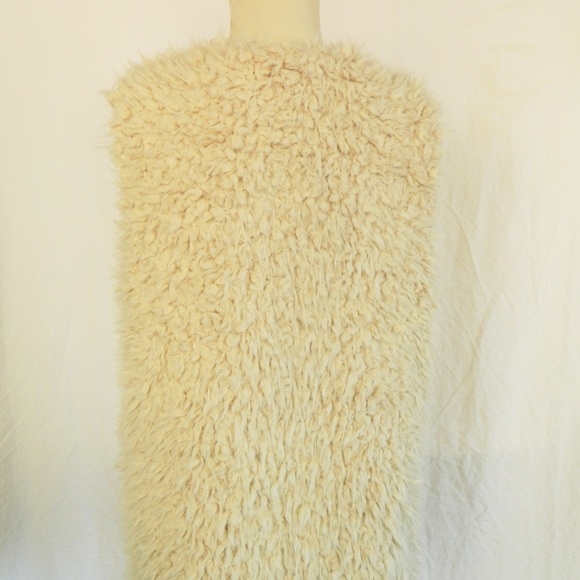 NWT Faux Fur Sherpa Lamb Fleece Lined Vest M - Picture 4 of 5